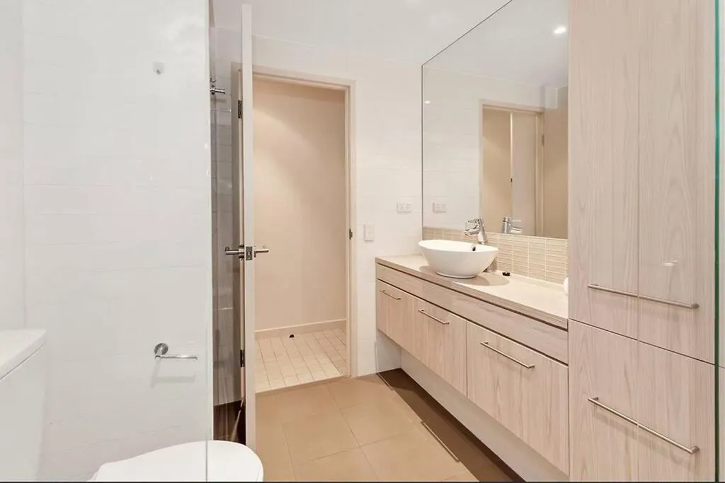 Lovely 1Br Apartment On Morphett With Pool & Wi-Fi Adelaide