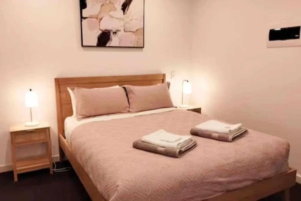Lovely 1Br Apartment On Morphett With Pool & Wi-Fi location